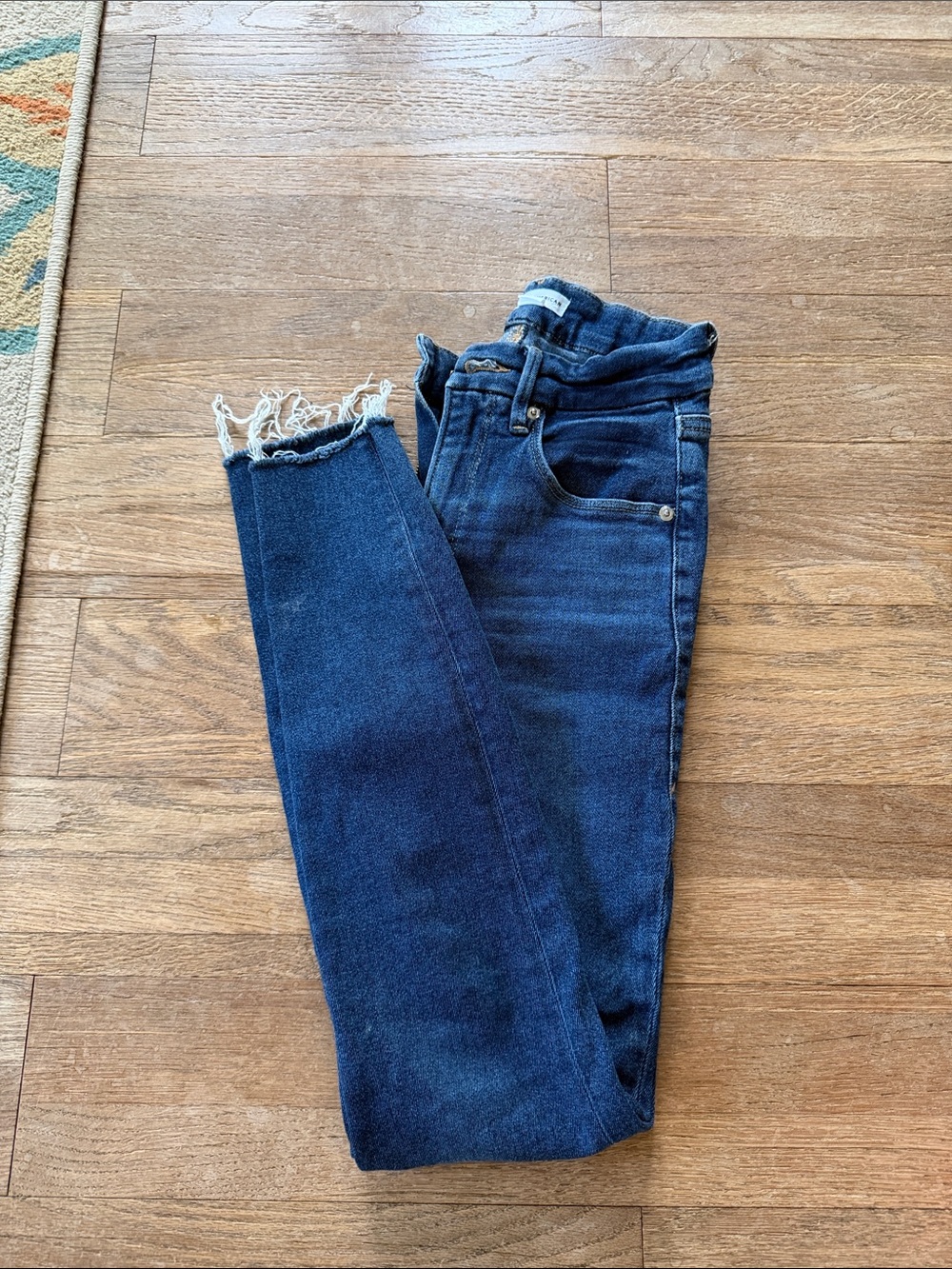 Good American Dark Blue High-Rise Skinny Jeans with Frayed Hem